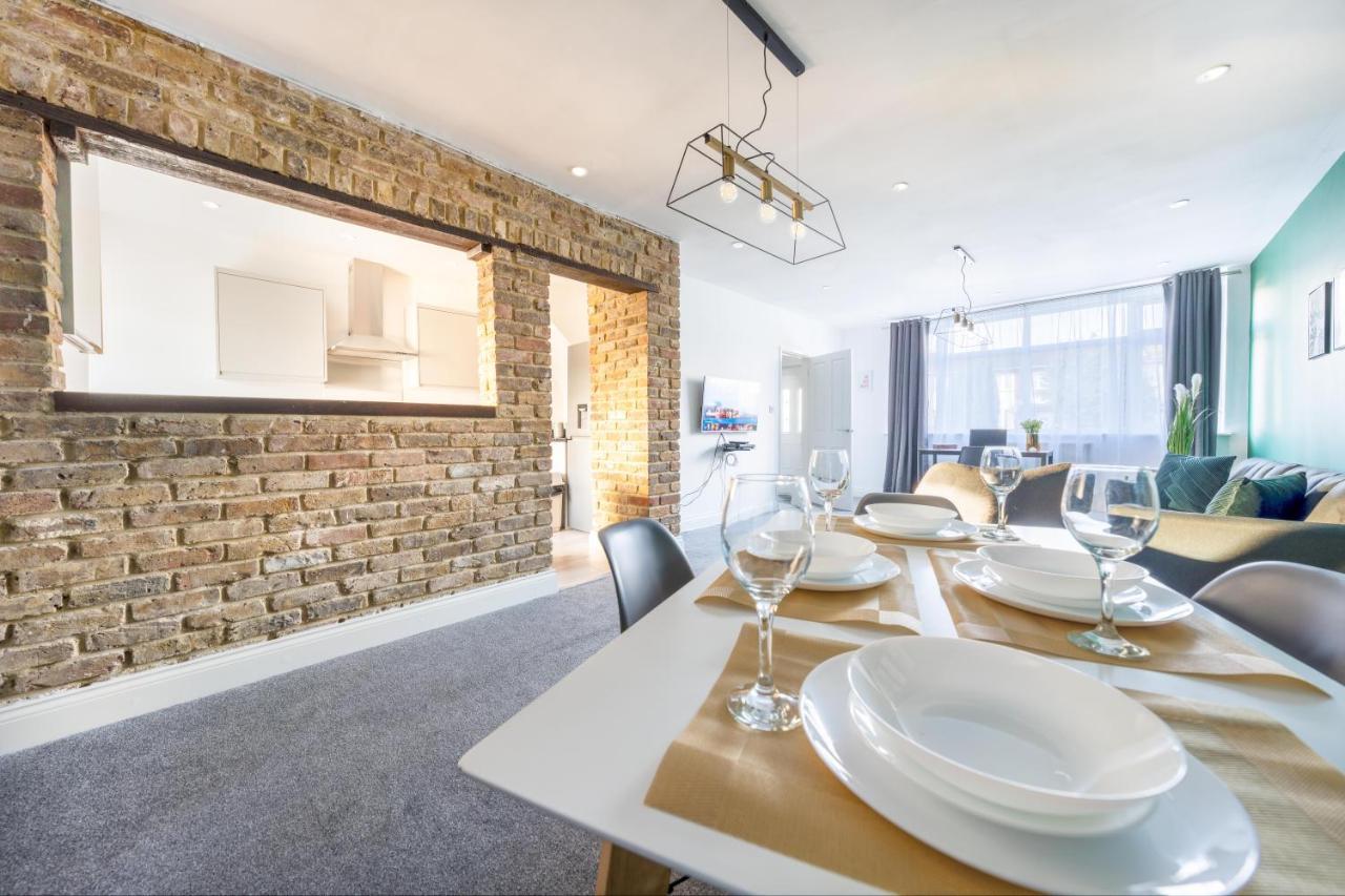 Contractor Accommodation Near Heathrow, Windsor Minutes From M4 Slough Exterior photo