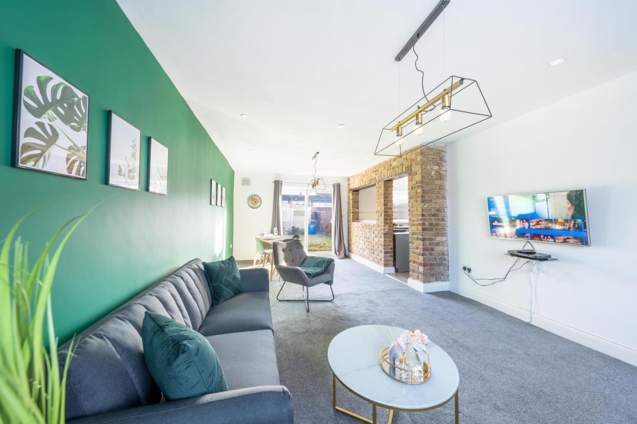 Contractor Accommodation Near Heathrow, Windsor Minutes From M4 Slough Exterior photo