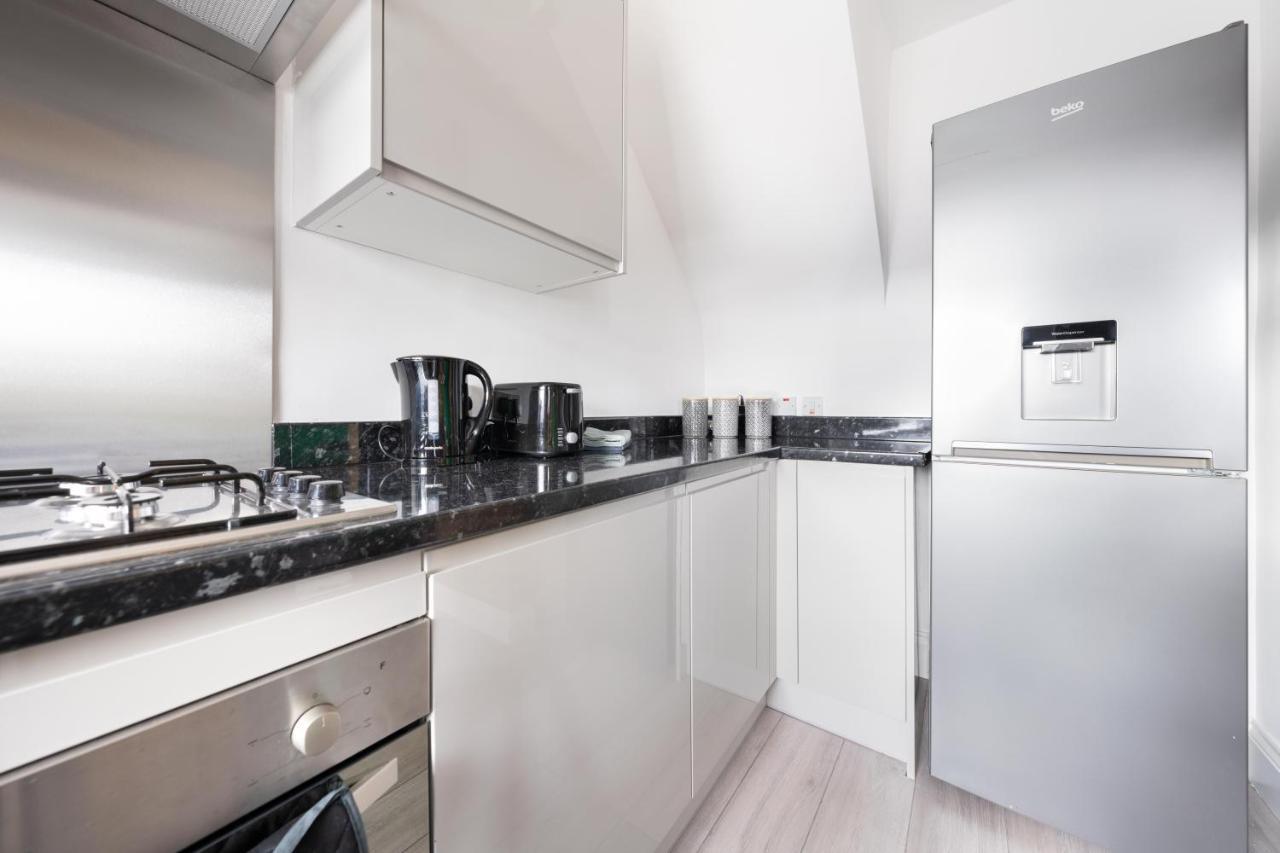 Contractor Accommodation Near Heathrow, Windsor Minutes From M4 Slough Exterior photo