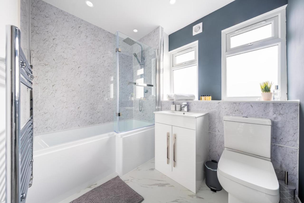 Contractor Accommodation Near Heathrow, Windsor Minutes From M4 Slough Exterior photo